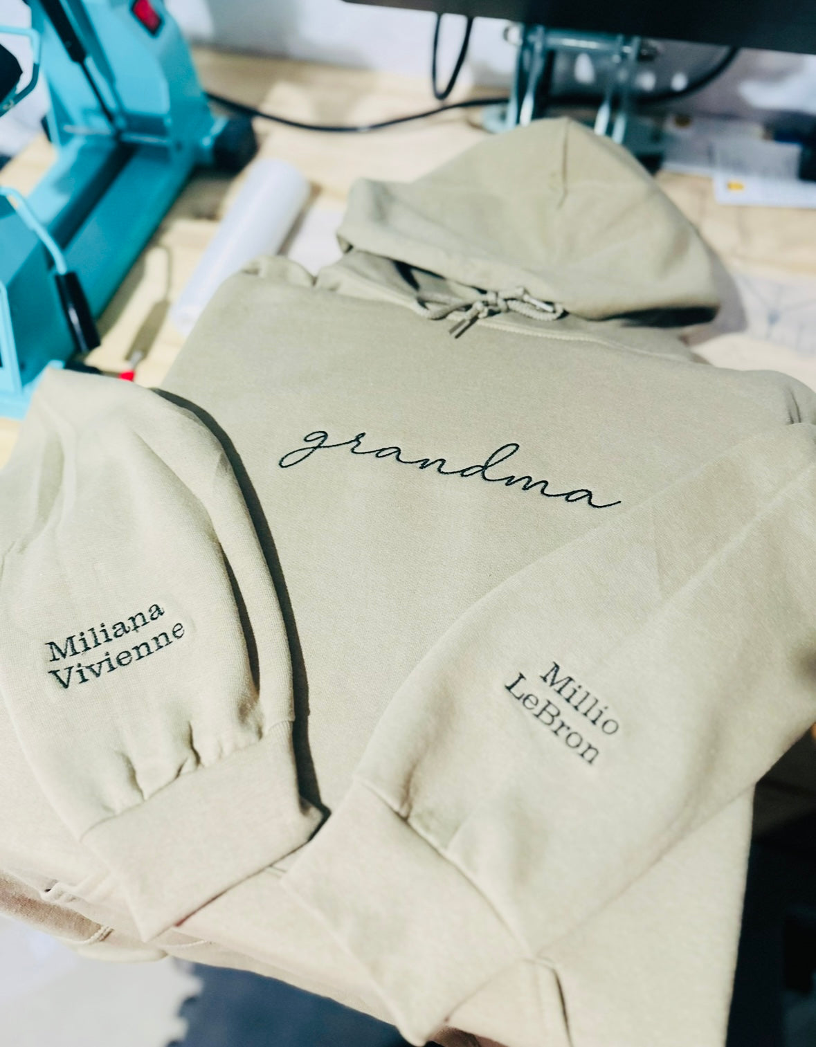 Thin line name font + sleeve | Embroidery | Custom